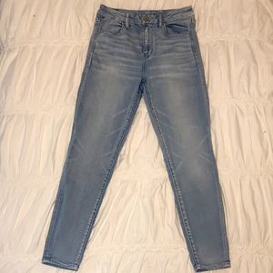 American Eagle light wash jeans size 6